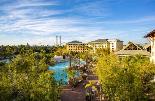 Florida Center Resort | Universal's Loews Royal Pacific Resort