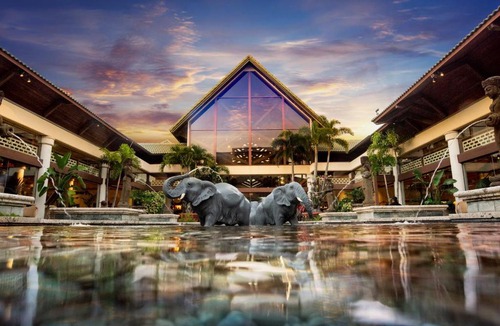 Florida Center Resort | Universal's Loews Royal Pacific Resort