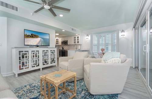 Palm Island Villa | Unobstructed View of the Gulf with Beachside steps and resort access A3311A