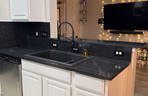 Arlington House | Unwind in Tranquility Lake POOL Jet Steam shower High speed Internet