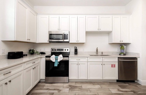 West Kissimmee Cottage | Up to Scale With Margaritas