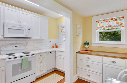 Midtown House | Updated 1930s carriage house in Ardsley Park