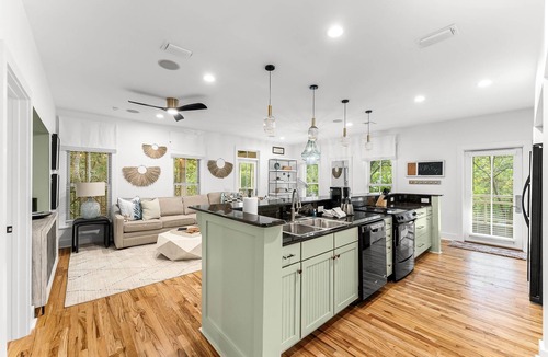 Seacrest Cottage | Updated 3 bedroom Cottages on 30A near Rosemary Beach
