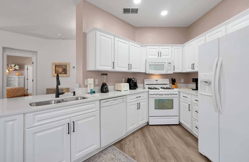 West Kissimmee House | Updated 3BR Disney-Area Pool Home | Private Screened Pool | Peaceful Davenport