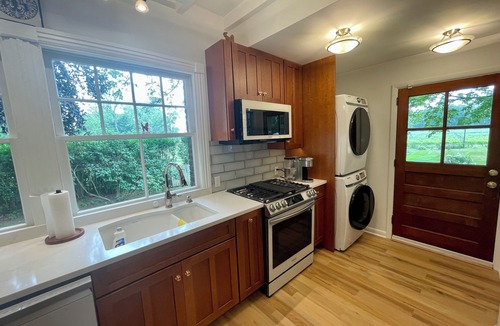 Southold House | Updated Historic shingle-style 1902 4-bedroom Beach House on Southold Bay!