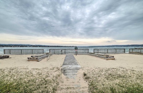 Onekama House | Updated Onekama Resort Condo on Portage Lake!