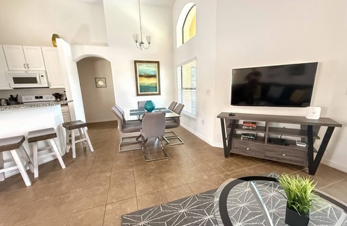 Davenport Villa | Updated Pool Villa Providence Golf Club Near Disney World Bright & Clean