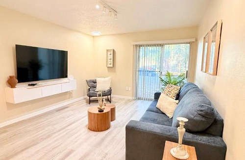 Gainesville Apartment | Upgraded 2BR Near UF & Shands