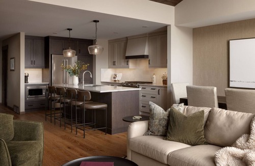 Canmore Villa | Upscale 4BR | Private Hot Tub | Walk to Town