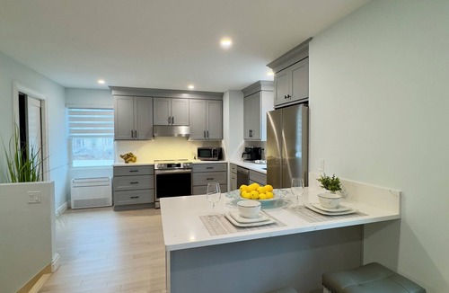 Mystic Apartment | Upscale Apartment in Mystic 7 Minute Walk to Drawbridge
