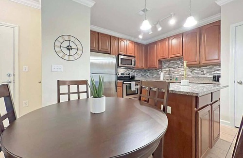Carver City - Lincoln Gardens Apartment | Upscale Central Tampa Living with Pool Views