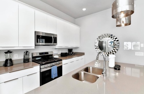 Reunion Hotel | Upscale Condo near Disney with Resort & Waterpark Access - B16-139