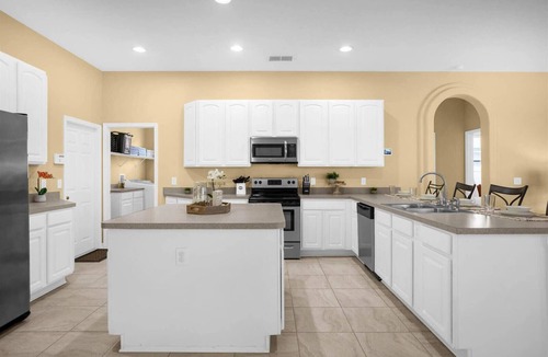 Legacy Park House | Upstay - Awesome Bungalow Home w Swimming Pool