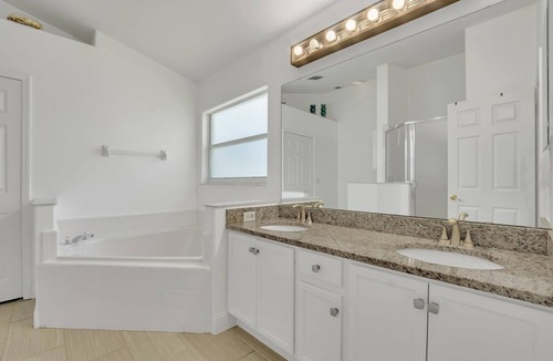 Indian Point House | Upstay - Big Home w Pool-Games-BBQ - Near Disney!