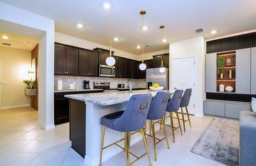 Four Corners House | Upstay Family Fun 5BR Retreat w Pool & Games Room