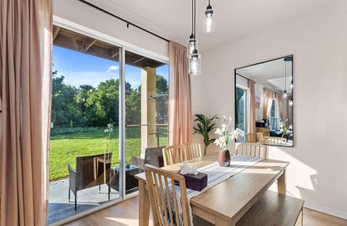Windwood Bay House | Vacation Home with Private Guest Suite Near Disney