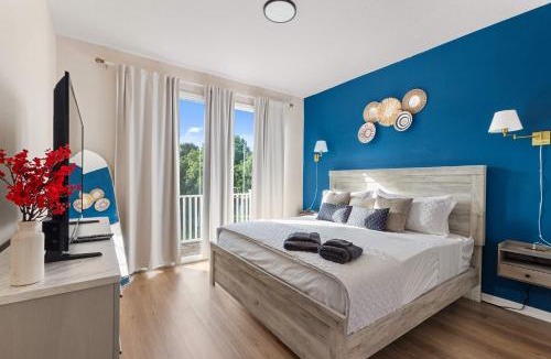 Windwood Bay House | Vacation Home with Private Guest Suite Near Disney