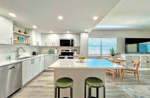 Fort Myers Beach Condo | Vacation Villas #431 Stunning Beachfront Condo