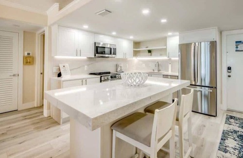Fort Myers Beach Condo | Vacation Villas #333 Gorgeous Beachfront Condo