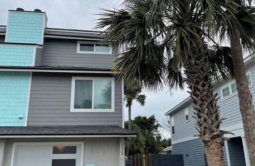 Neptune Beach House | Vacay or Relocation Home | 3 min walk to beach