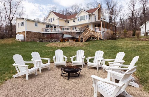 Durham House | Valley VIEWS! Hot tub, Game Room, Acres to Roam!