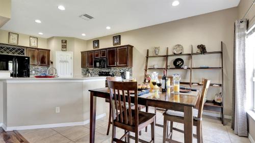 Valrico House | Valrico's Hidden Gem A Stunning 3-Bedroom Oasis Awaits!