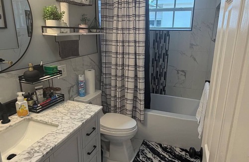 Miramar House | Vanney’s Home near hard rock stadium