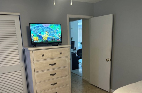 Venice Gardens House | VENICE HOME 1/2 MILE FROM THE ISLAND