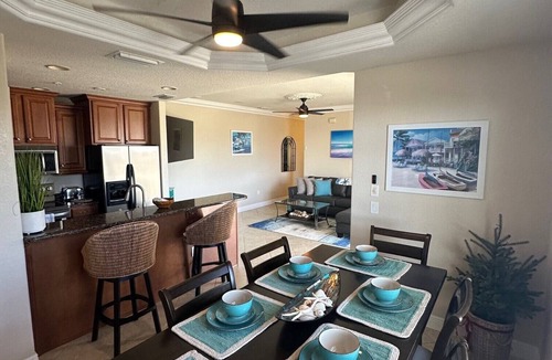 Venice Condo | Venice Island Florida, 2 bed 2 bath, end unit near beach & historic downtown