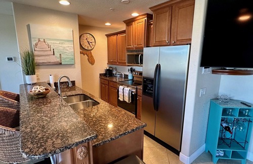 Venice Condo | Venice Island Florida, 2 bed 2 bath, end unit near beach & historic downtown