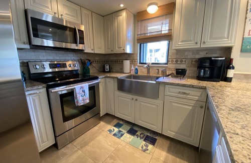 Central Beach Condo | Vero Beach, Florida - Direct Oceanfront, Private Beach & Pool Condo.
