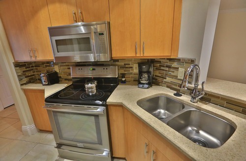 Historic Seaport Condo | Very Rare-The Galleon 3 King Bd, 3 Bath w/4th king bd in loft + sleeper sofa