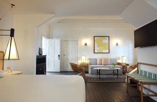 Old Town Hotel | Vibrant 2 Floor Loft Ideal for Relaxing Escape in Key West - Near Duval St