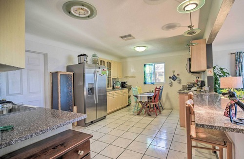 South Pinellas Community Council House | Vibrant St. Petersburg Home w/Private Yard!