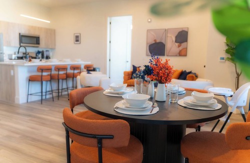 East Orange Apartment | Vibrant Visit 4BR+4bath, Park 2 cars FREE, ✨10% OFF 7 days