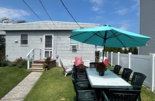 Avalon House | Victory Bungalow - 2 bed/1.5 bath - AC-Affordable-Clean - Sleeps 6+ Avalon, NJ
