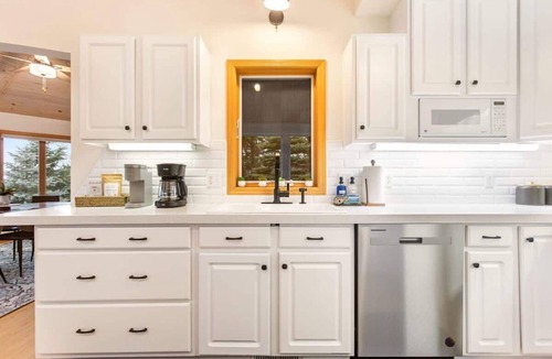Ferrysburg House | Viewhouse | Private Beach Access | Walkable | EV