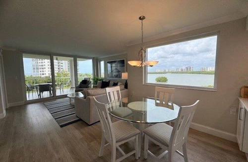 Park Shore Condo | Views of palm trees, sand and the Gulf! - WS0304
