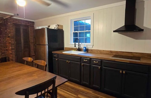 Town of Fulton Cabin | Views, Pines & Perfect Vibes
