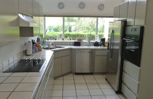 Clermont House | Villa 4 bedrooms 200 M2, facing the lake, water skiing, golf, tennis, near parks.