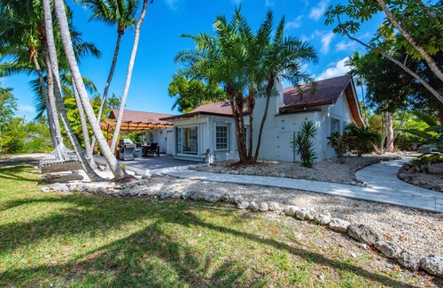 Sugarloaf Key House | Villa and Guest House of Pelico Palms