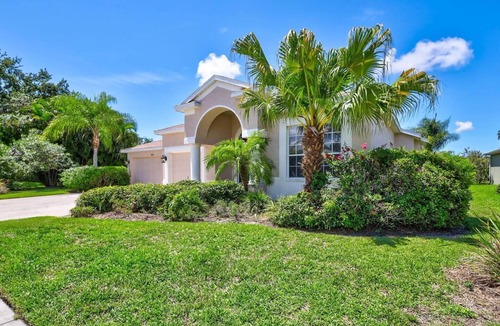 Sabal Harbour Villa | Villa Bookelia - 4 Bedroom Pool Home by The Bay & Key Collection