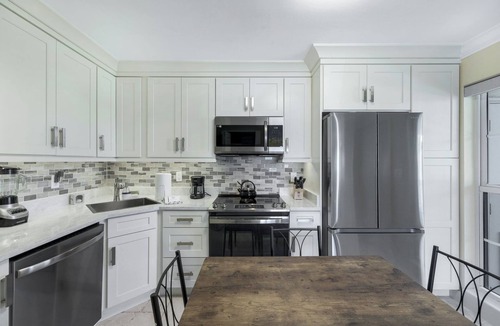 Marco Island Condo | Villa de Marco, cozy water-front 1-bedroom condo on Marco Island Florida