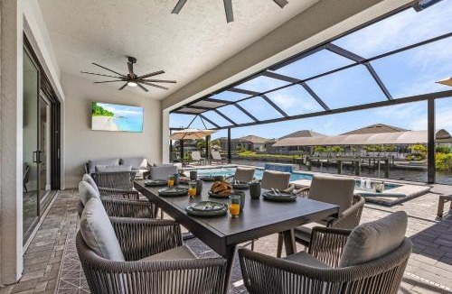 Burnt Store Villa | Villa Felicitas Luxe Pool, Jacuzzi Canal Access