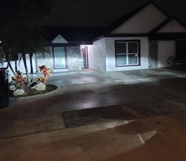 Bearss Plaza House | Villa Frankely 3BR Pool Home