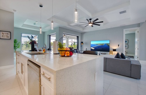 Mariner Villa | VILLA JUST RELAX – HEATED POOL | CANAL VIEW | BOAT RENTAL + TOURS VOUCHER INCL.