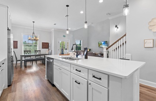 Lincolnville House | Villa Mojito Lakefront Home + APTs Sleeps 24