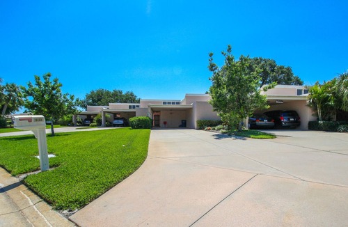 Trailer Estates Villa | Villa near IMG, Sun Splash