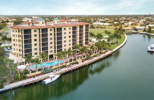 Marco Island Villa | Villa on Marco Island | Outdoor Pool + Hot Tub