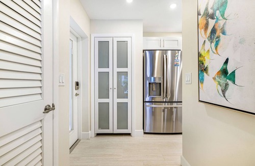 Sanibel Condo | 🌺Villa Sanibel 3A: New Coastal Elegance -First Floor-Overlooks Pool🤽‍♀️